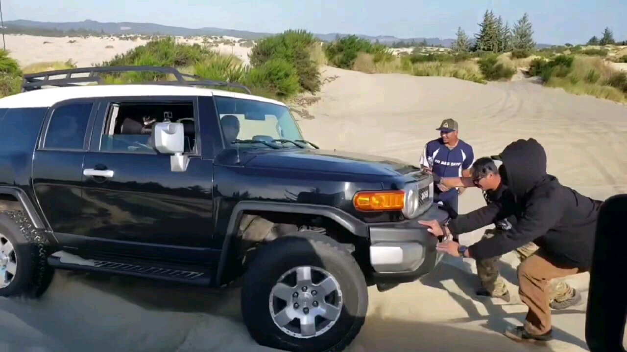 FJ Cruiser deep soft sand recovery