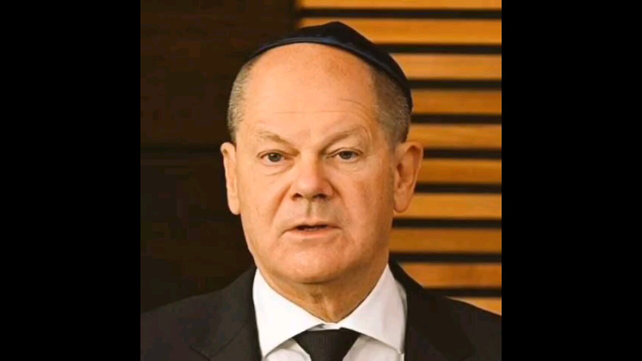 What is that German Chancellor Sholtz is wearing on his head?