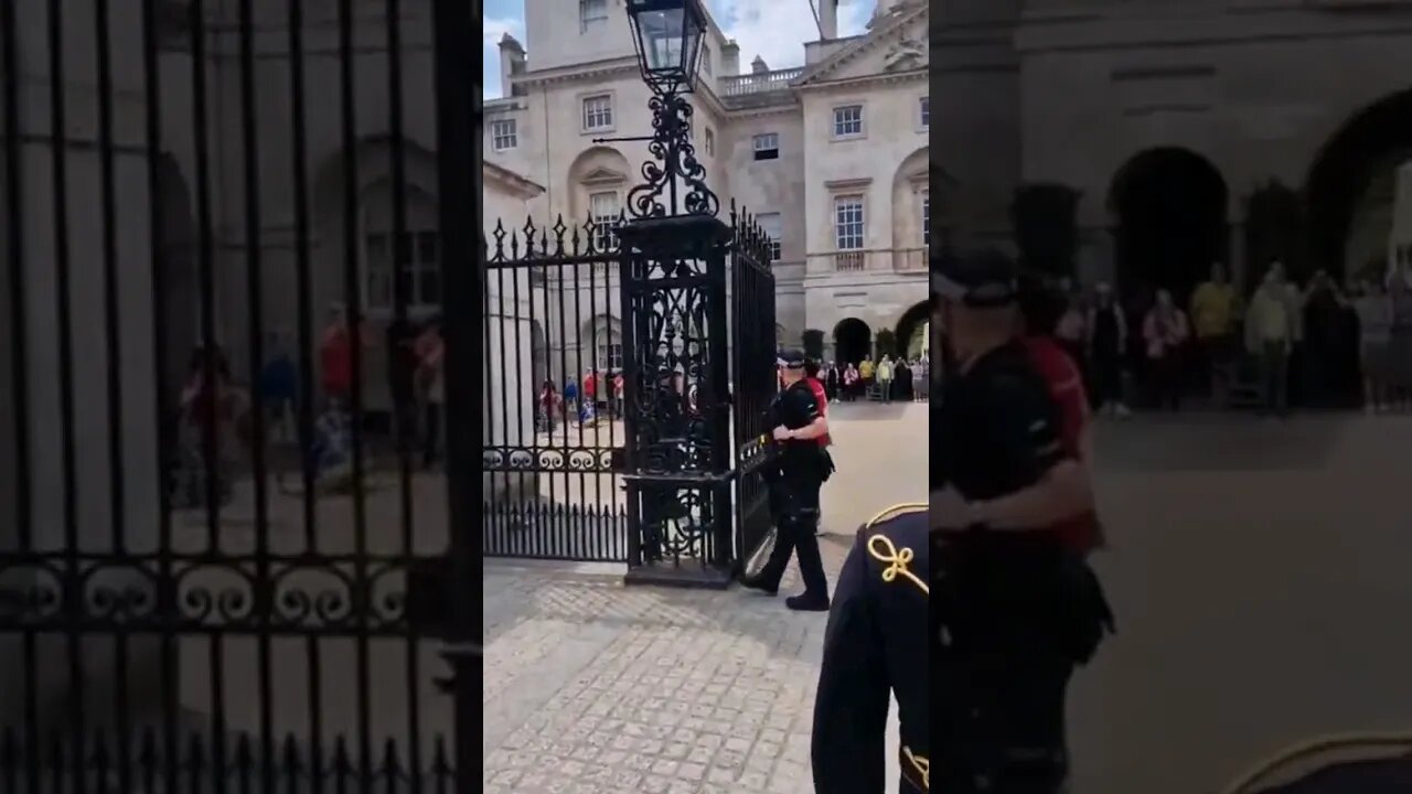 Tourist stop from leaving #horseguardsparade