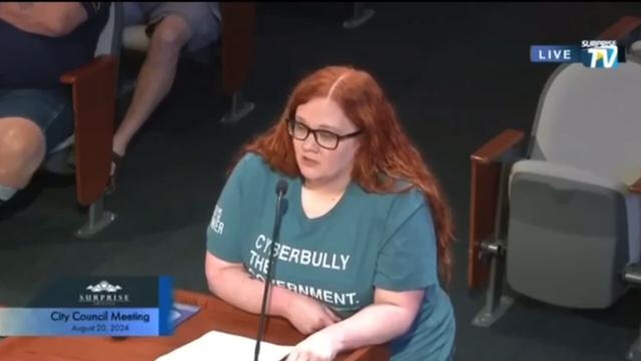 Arizona mom arrested for questioning local government in front of 10-year-old daughter fights back