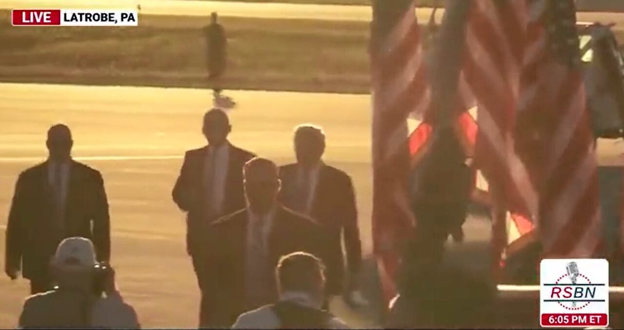 Trump step out of plane at Latrobe, PA 10/19/2024