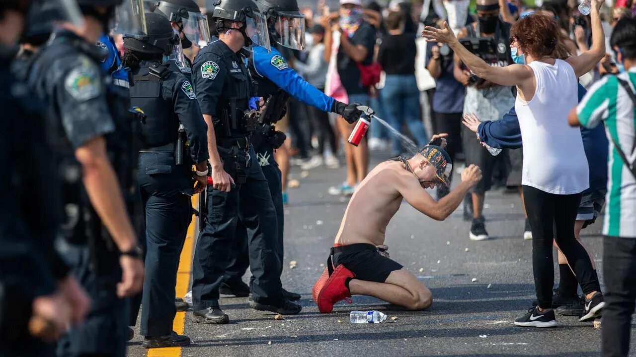 JUST IN : Protestants getting beat up in France