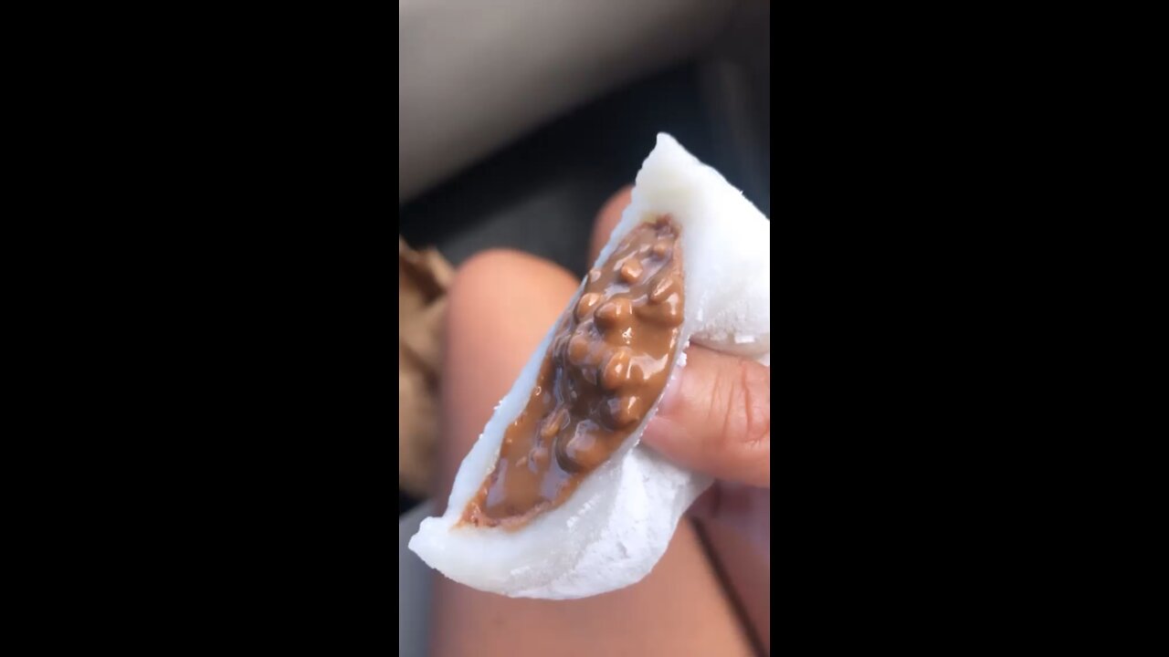 Mochi milk chocolate and peanut butter