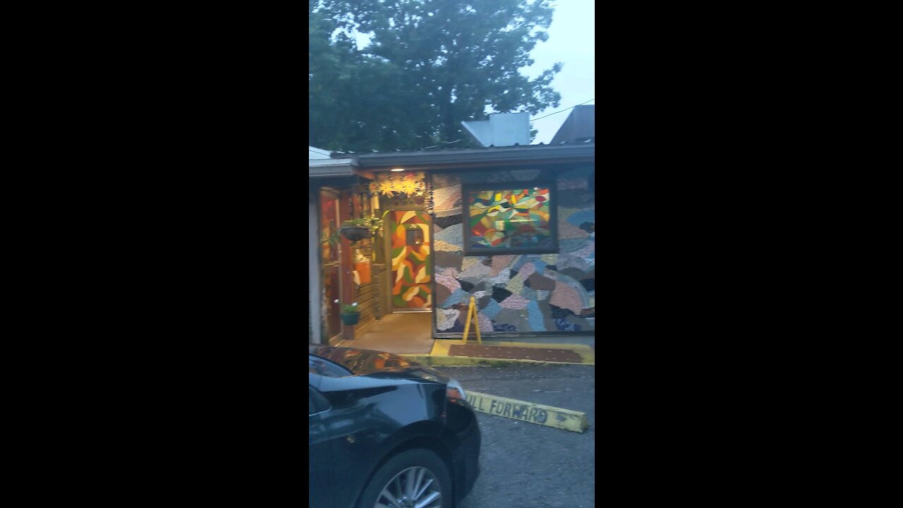 Satchels Pizza Exterior