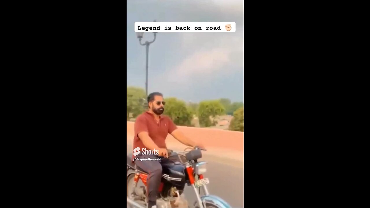 Constable Shahid is back on road | Legend who abused IG and CPO