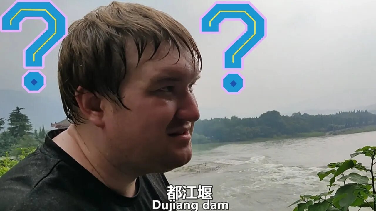 Foreigner Visits Dujiangyan, Amazed It Was Built 2000 Years Ago