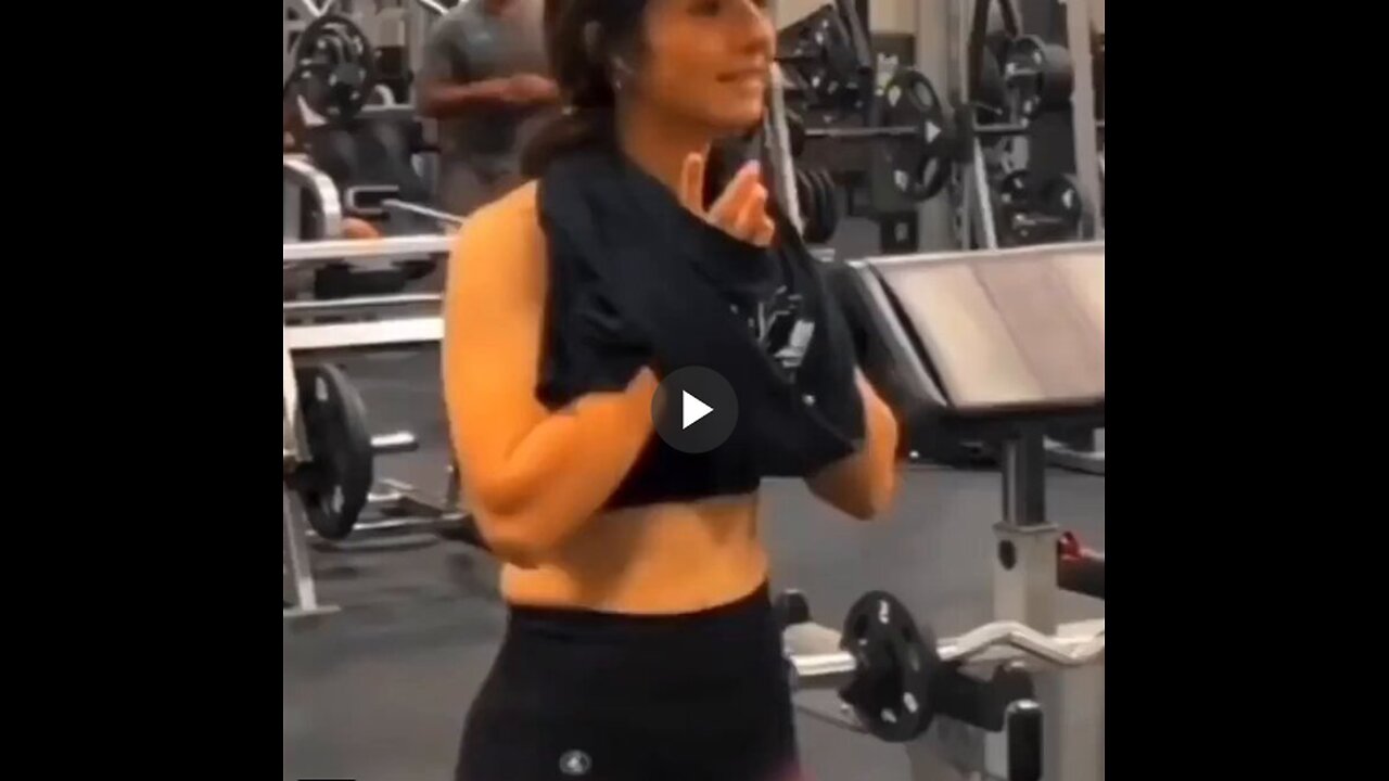 Fitness "influencer" at public gym finds out