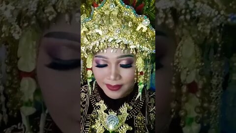 Pakaian Pengantin Adat Palembang Modern.