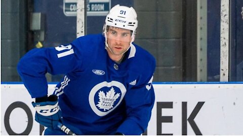 John Tavares' Head Injury During Last Night's Leafs Game Had Fans & Players Stunned