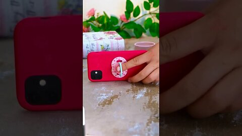 Unusual ways to upgrade your phone case! 🤳