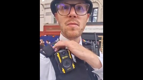 Member of the public ask police why wearing lgbt color not part of uniform