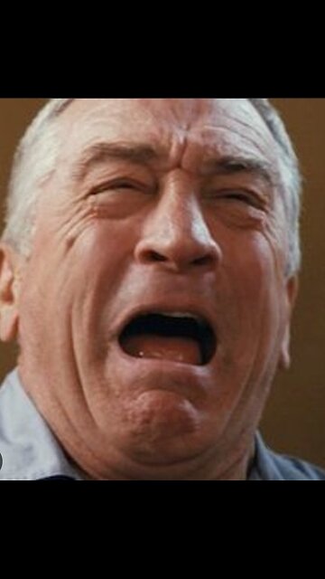 WHO ELSE NOTICED THIS AT THE ROBERT DENIRO PRESS CONFERENCE ?