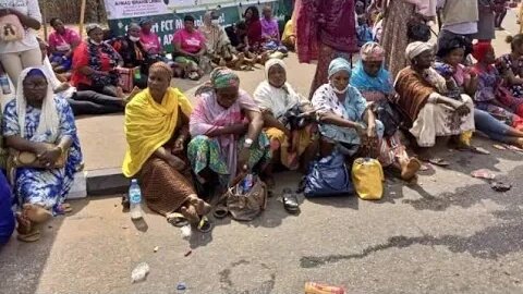 Tinubu must go; He's Worse Than Buhari He plans is to destroy Nigeria watch market woman cry out..