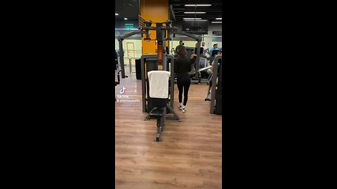 Nice day. Pure triceps and shoulders. #luis1_3711 #triceps #biceps #abs #chest #core #arms #legs