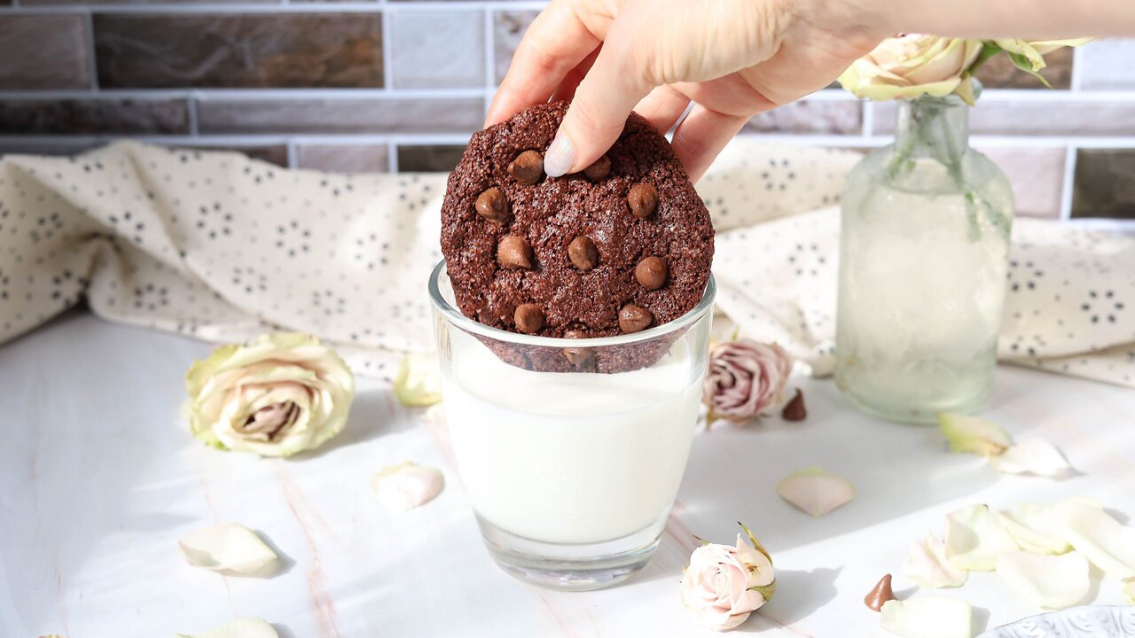 Single Chocolate Cookie in an Air Fryer (Gluten Free, Vegan, Healthy)