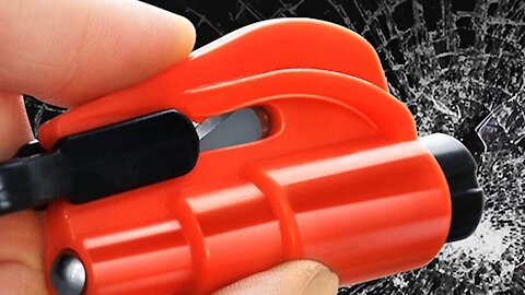 Mini keychain car rescue tool keychain emergency hammer with whistle and belt cutter