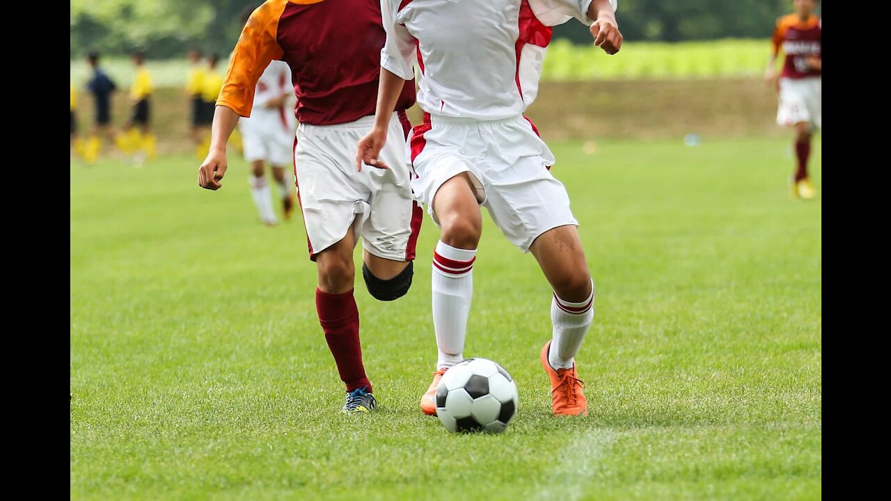 How To Dribble A Soccer Ball With Speed For Beginners, Become a Pro Dribbler.