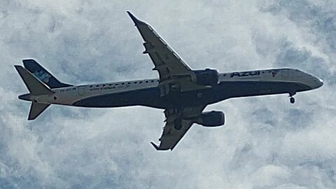 Embraer 195 PR-AXI coming from Recife to Fortaleza