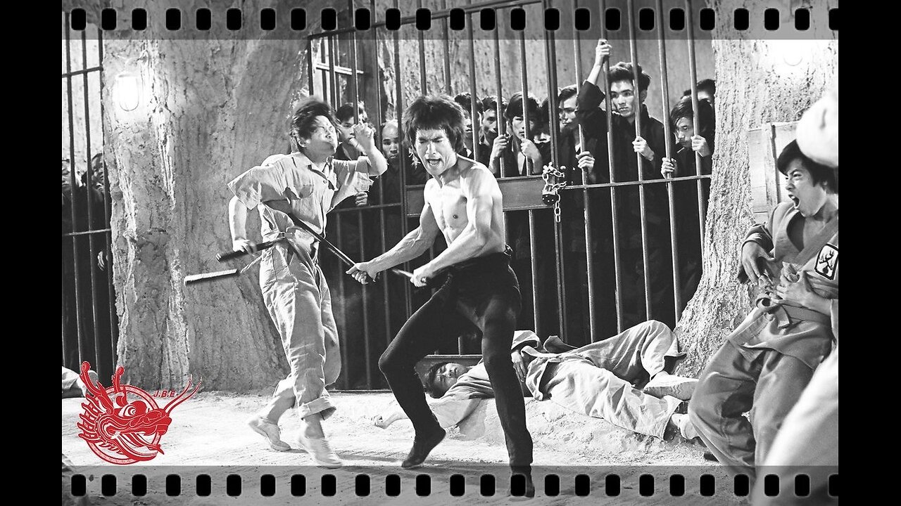 Cross kick Studio Films Bruce Lee Enter the Dragon