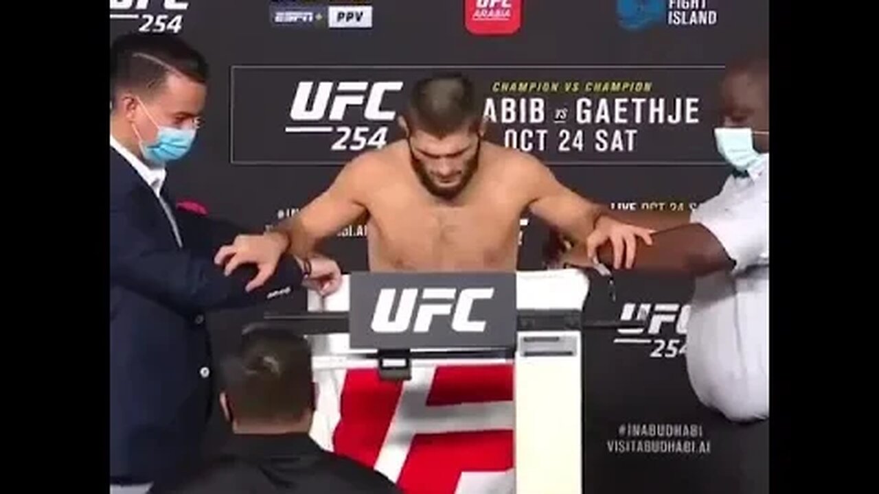 Did Khabib Nurmagomedov miss weight at UFC 254