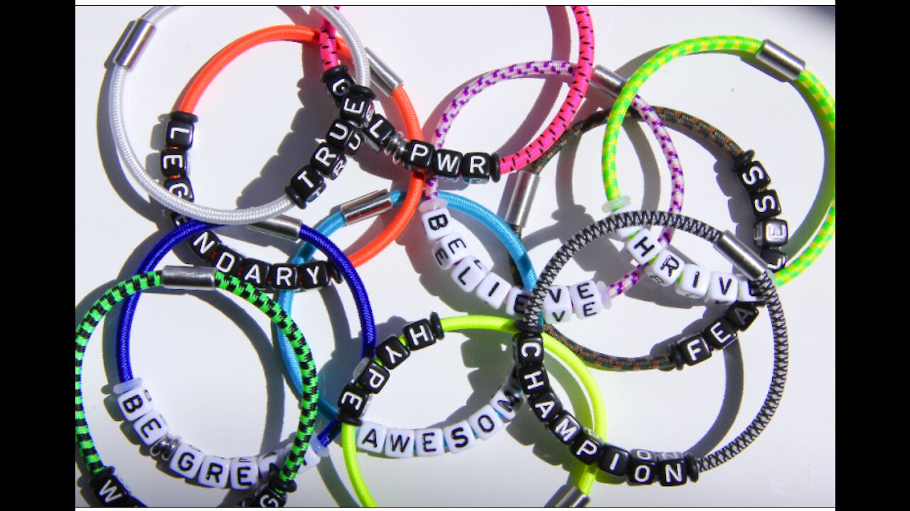 Teacher uses words on a bracelet to inspire students