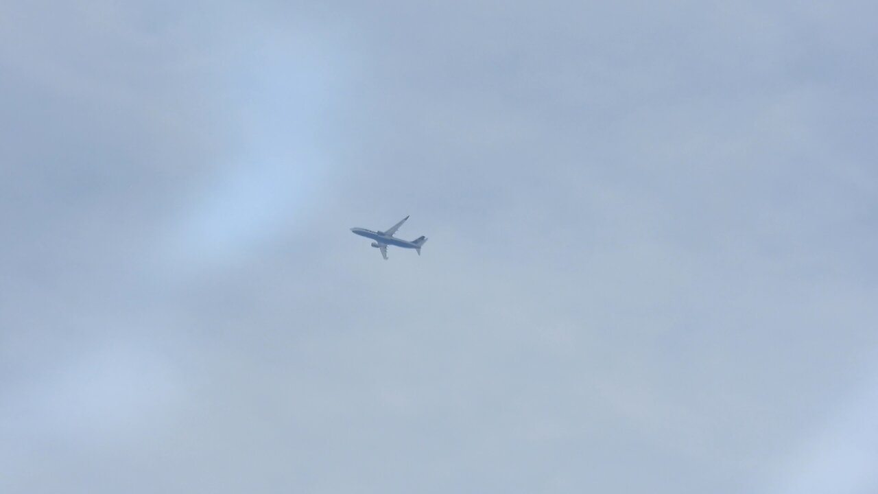 06.08.2022 1228 to 1245 NEUK - Ryanair landing at 14,000 ft