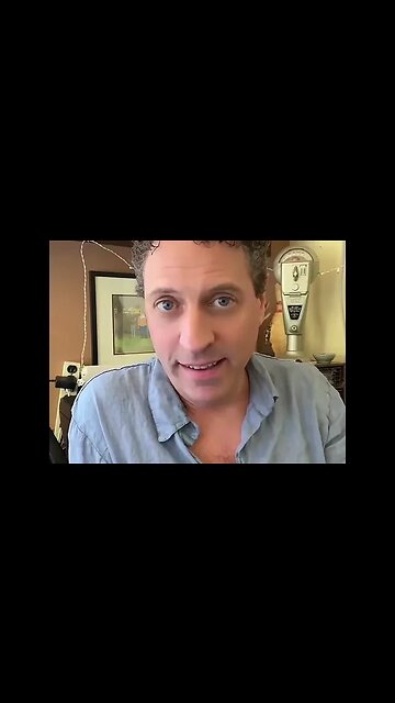 The most cringe thing you can do as a screenwriter - Screenwriting Advice from Writer Michael Jamin