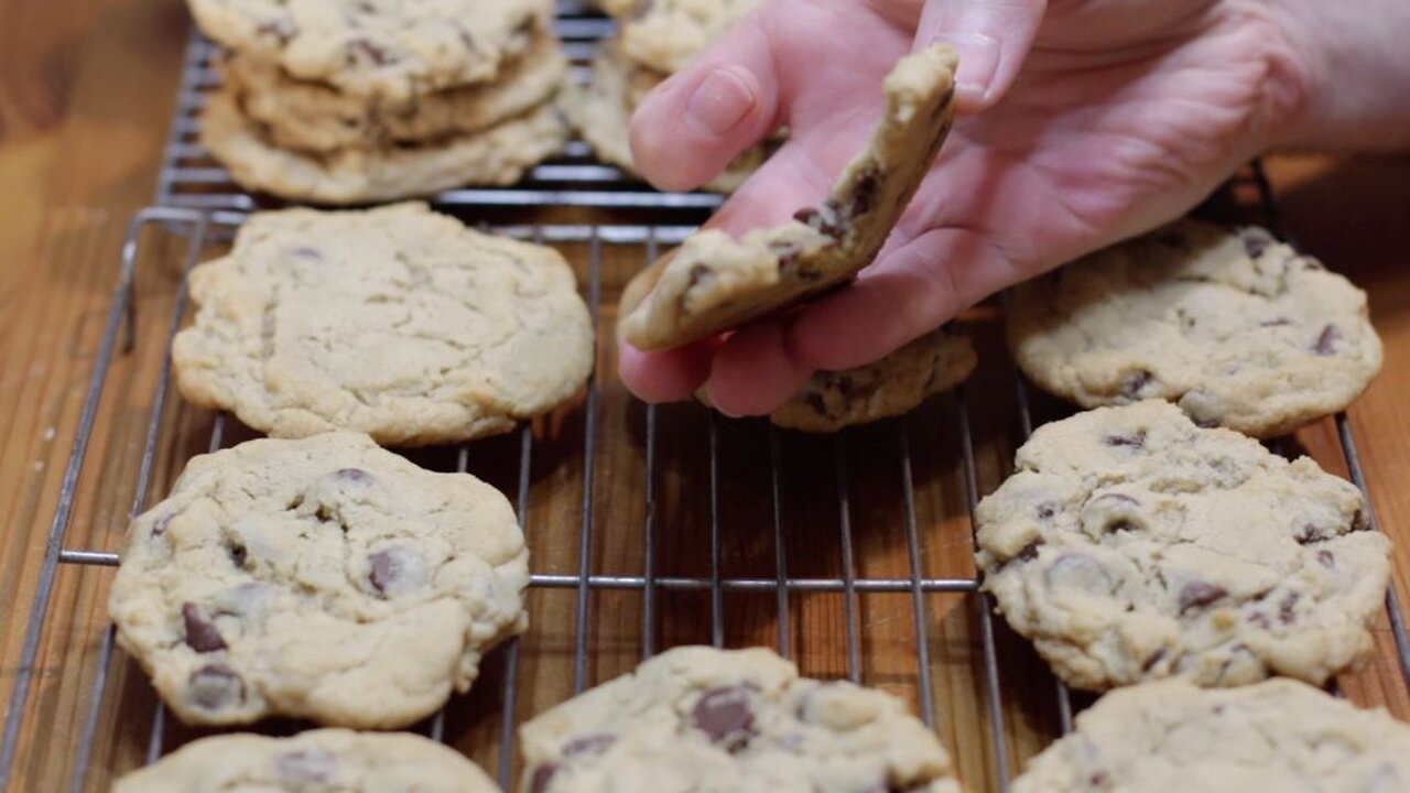 Eggless Chocolate Chip Cookies