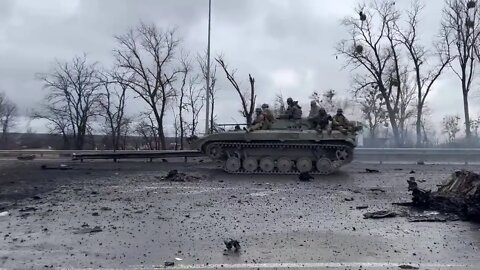 ★★★ Ukrainian forces destroyed a Russian military vehicle on the highway west of Kyiv, Ukraine