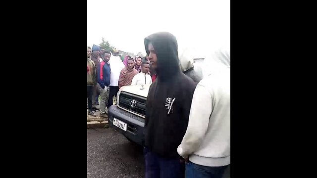 "አንድ ወር ሙሉ ሸኖ ላይ አዲስ አበባ አትገቡም ተብለው ሲጉላሉ አንድ መግለጫ እንኳን ያላወጣው ብልጽግና ዛሬ ህዝባዊ እምቢተኝነቱን ሊያስቆም አይችልም&quot