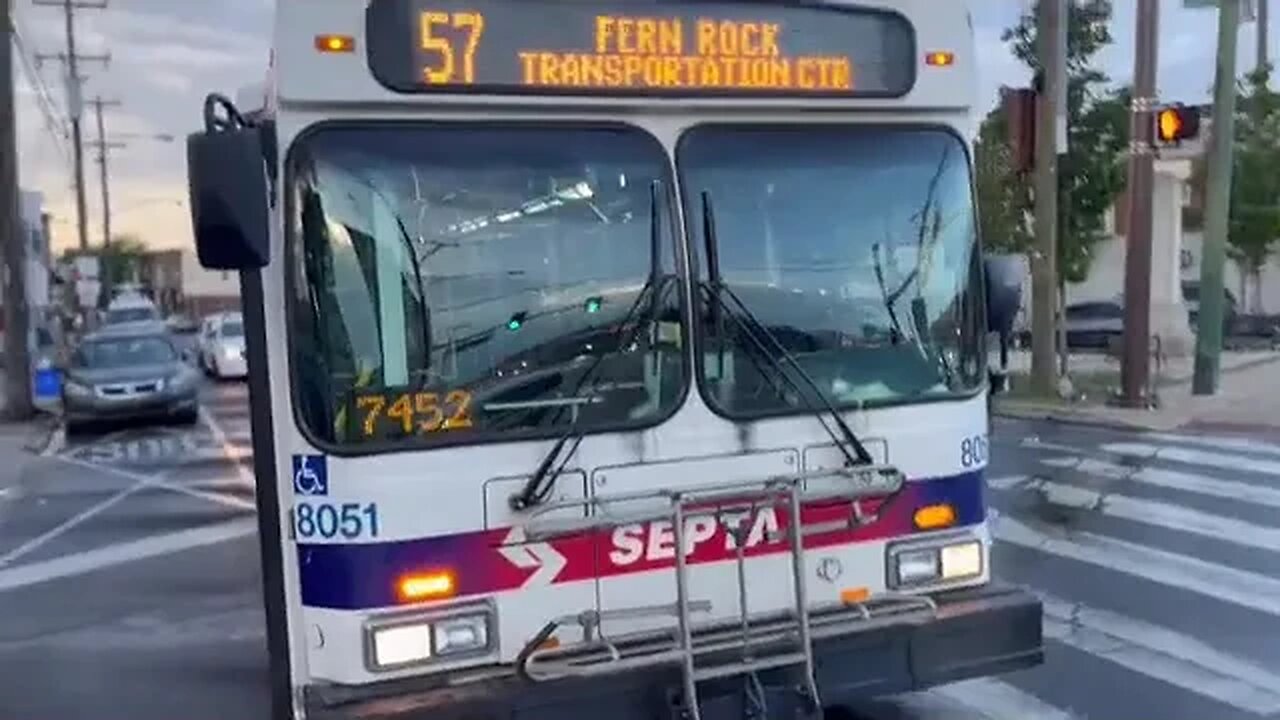 Rider gets into altercation with Septa bus driver, then gets off bus...