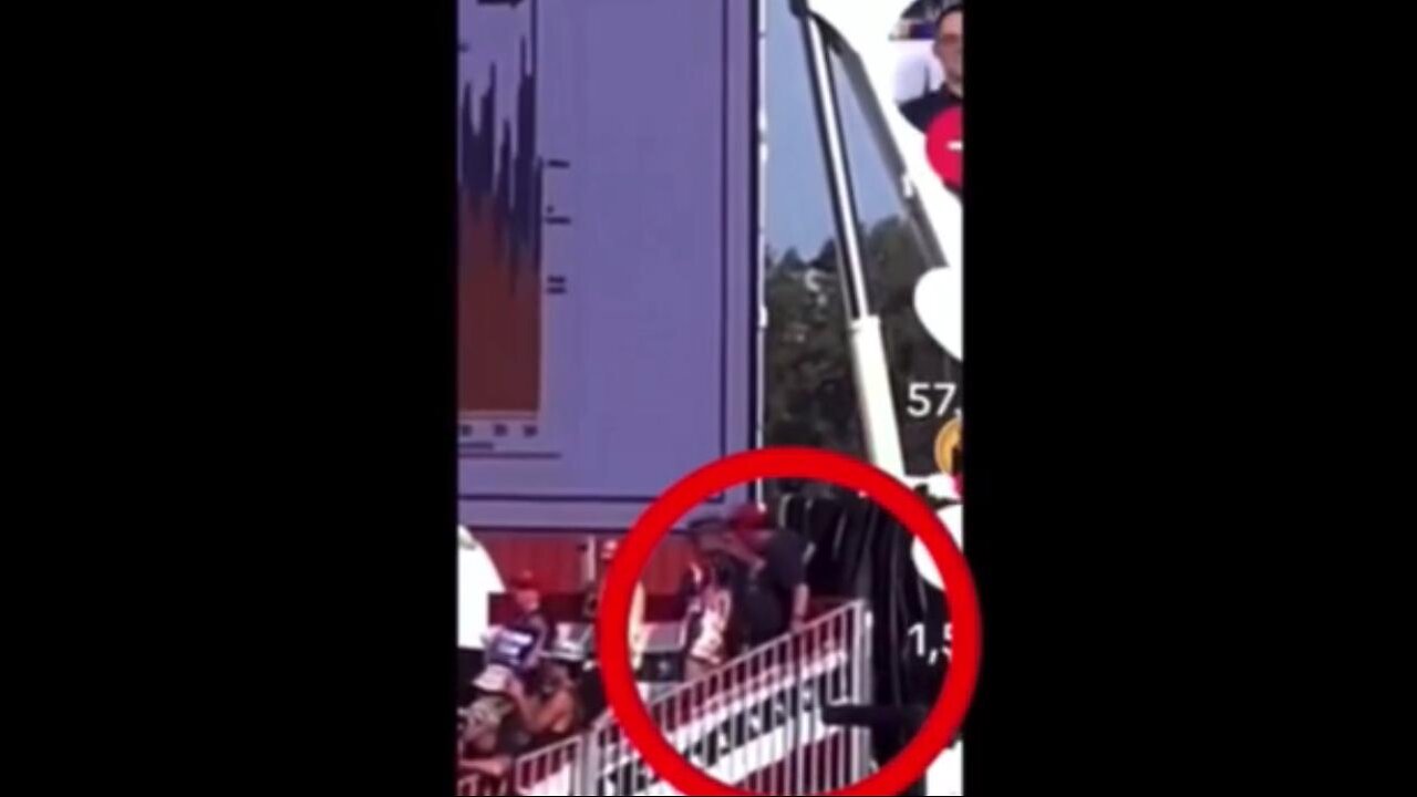 ⚫️🇺🇸 2nd shooter❓Is this where Trump supporters were hit in the bleachers?