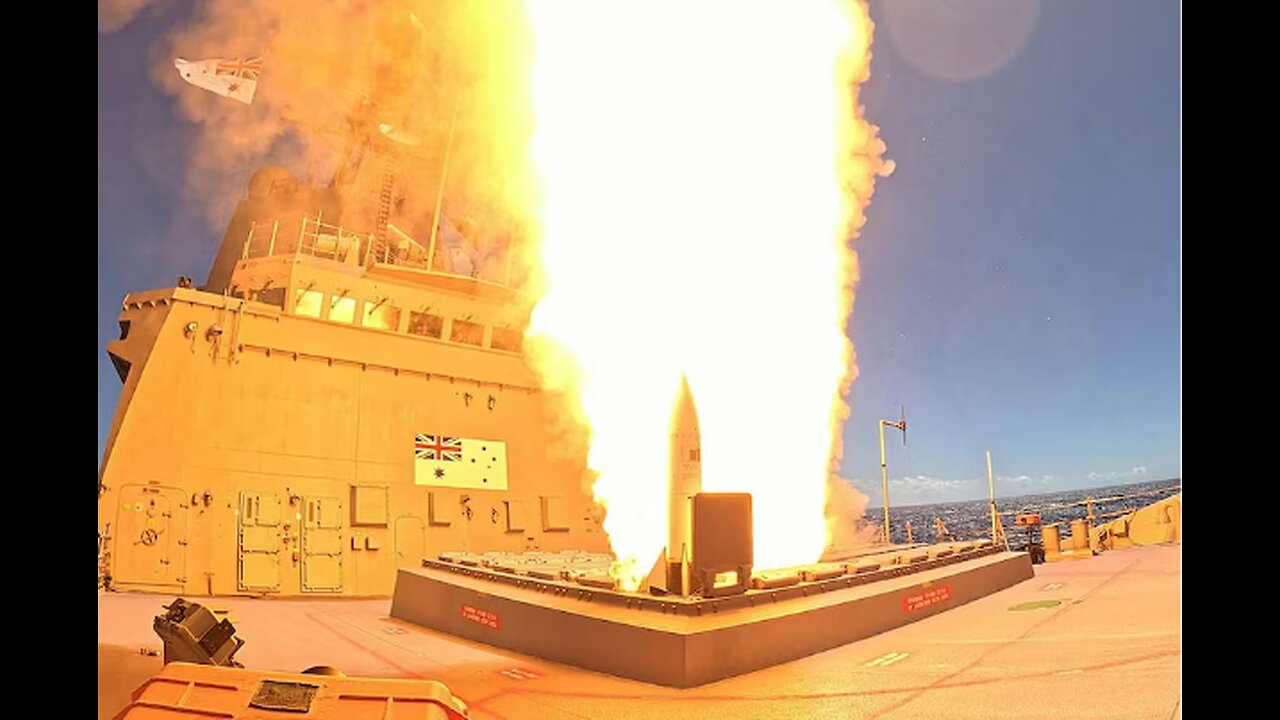 Royal Australian Navy Successfully Fires Long-Range Standard Missile 6 in Hawaii Military Exercise