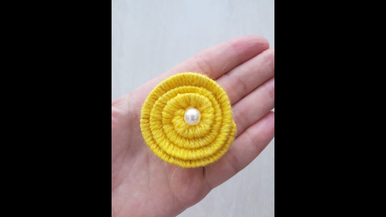 Flower made of Thread and Cardboard