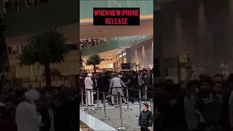 Dubai's Iphone 15 Que Has Gone Crazy #dubai #iphone #iphone15