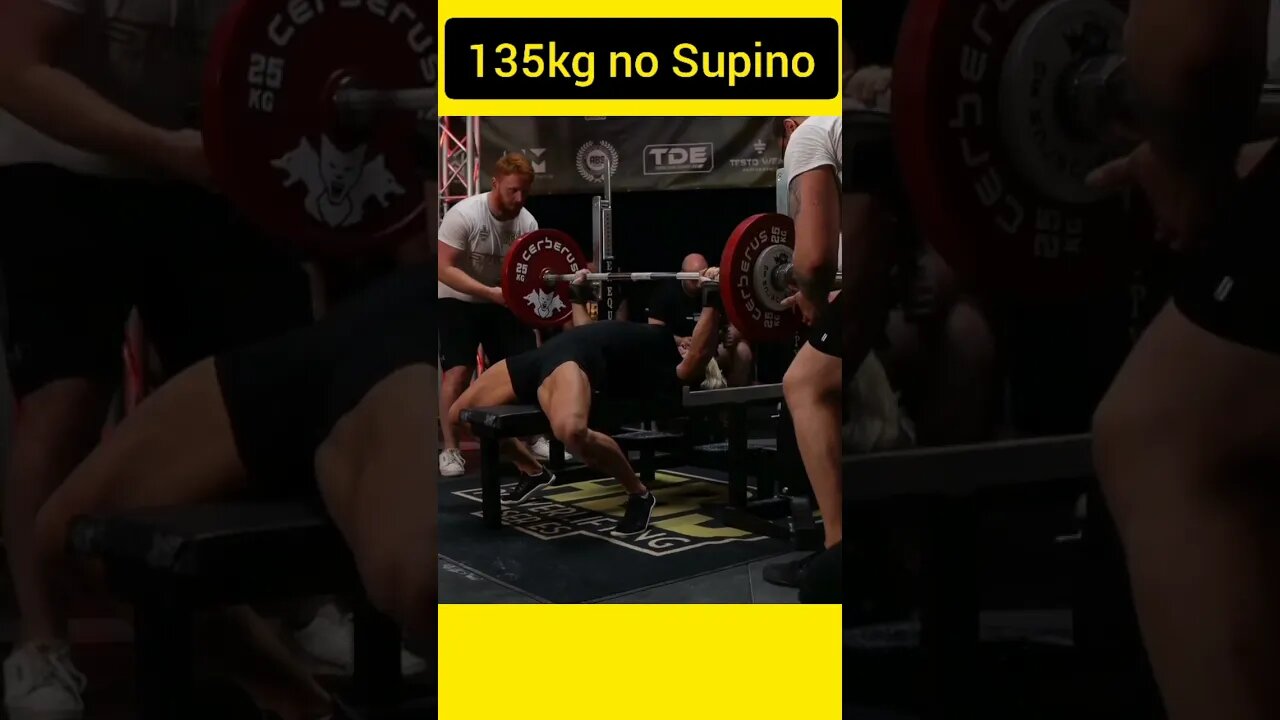 Supino de 135kg de Denise Herber