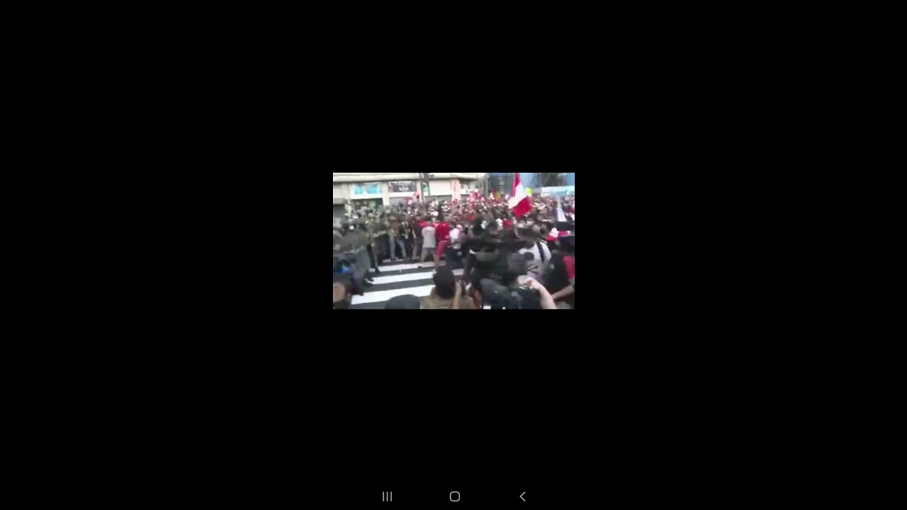 Chaos on Peru. Riots on the streets