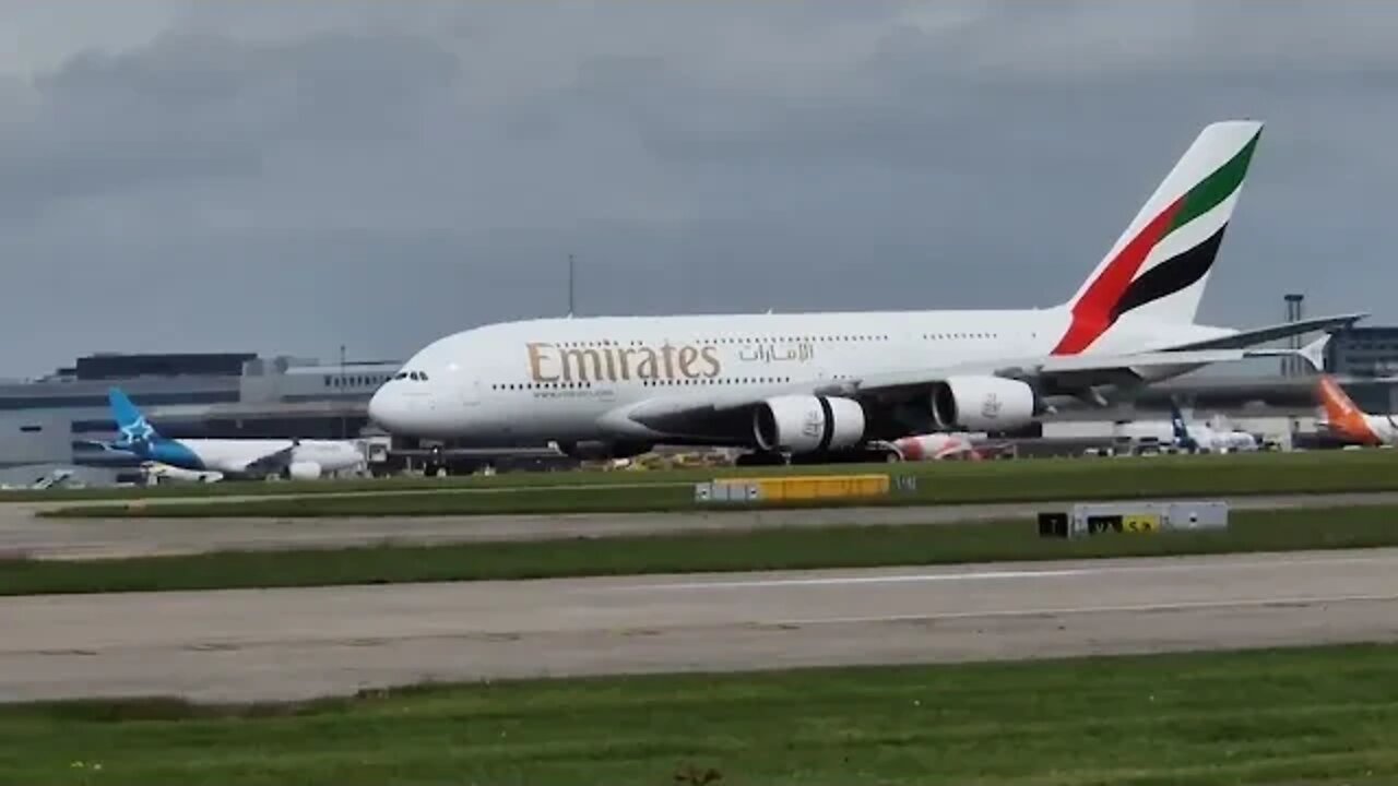 Manchester Airport Plane Spotting, Ground Movements, Take offs & Aircraft Landings