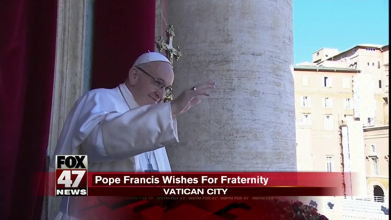 Pope pleads for mutual understanding in Christmas message