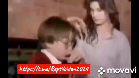 Demi Moore kissing a Child 😡 Can you see the creepy Hand?