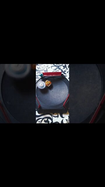 batalha de beyblade longinus vs fafnir (batalha rapida 😎)