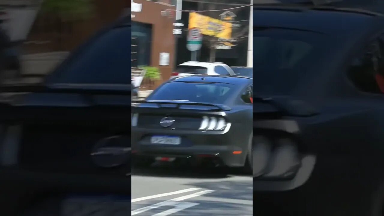 FORD MUSTANG V8