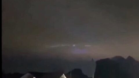 MASSIVE UFO/UAP Caught On Video Over Hungary