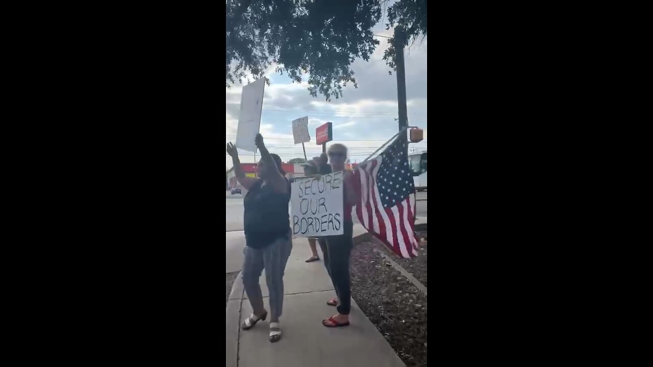 Action Call 🇺🇸 Americans protesting illegal immigration center