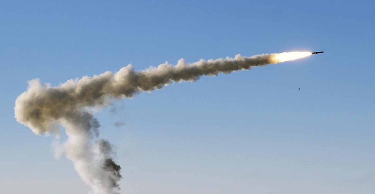 SHOCKING! Watch Russian Missiles Target Ukraine in Real-Time