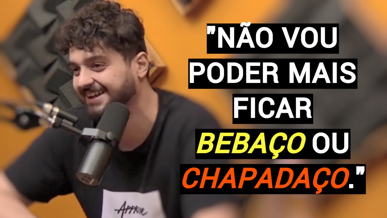 Monark fala sobre fazer podcast sozinho.