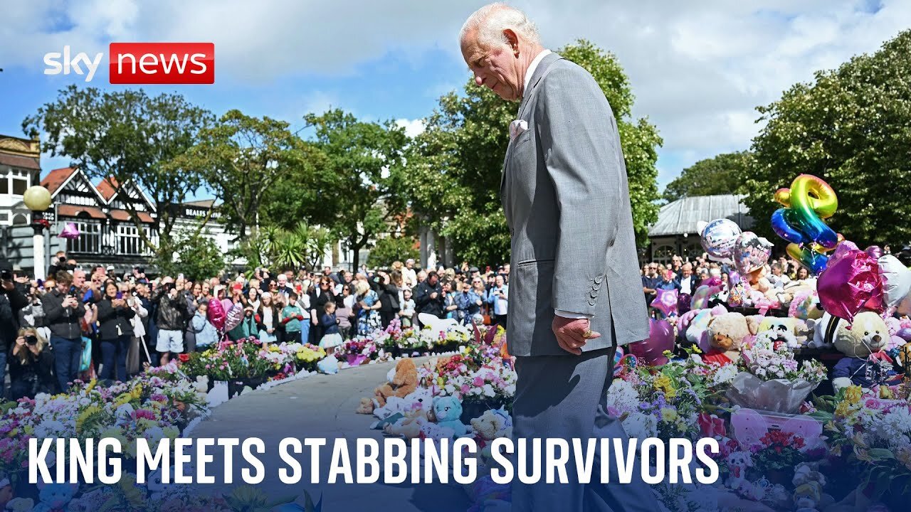 King visits Southport to meet stabbing survivors