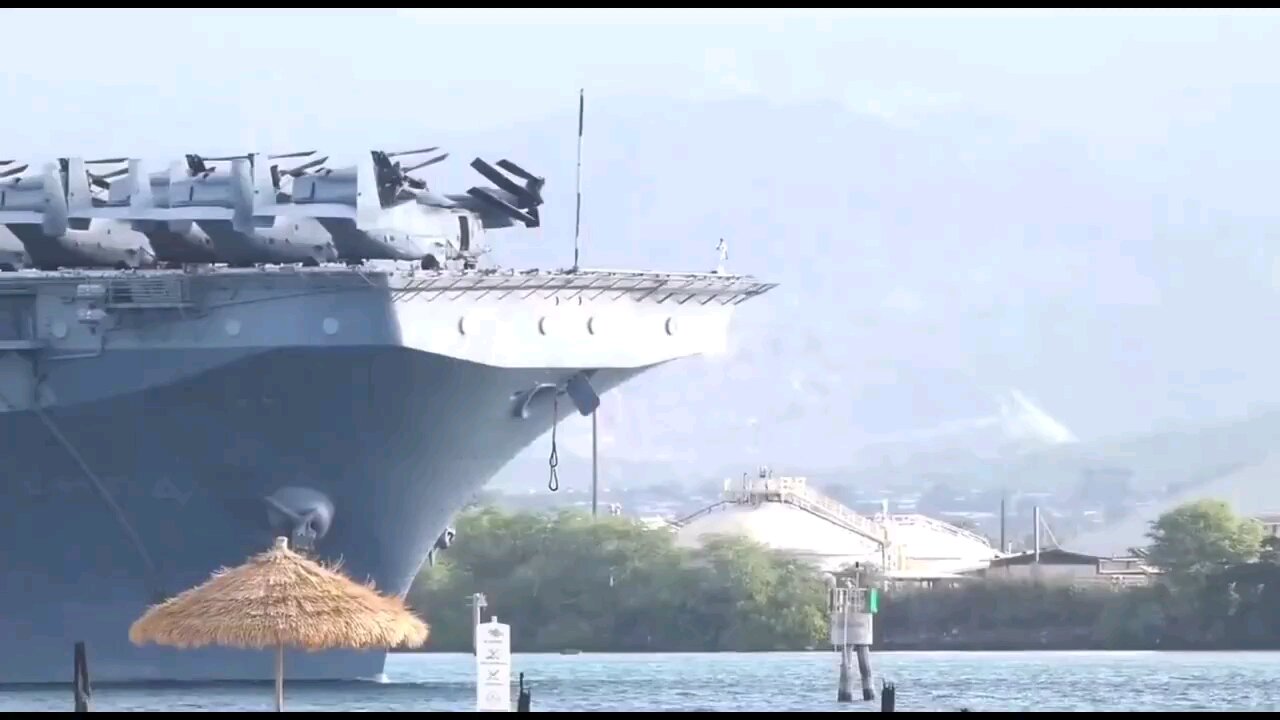 The U.S. Navy's Wasp-class amphibious assault ship USS Boxer departs Pearl Harbor on November 15.