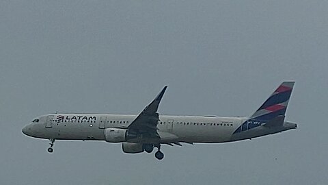 Airbus A321 PT-XPJ vindo de Guarulhos para Manaus