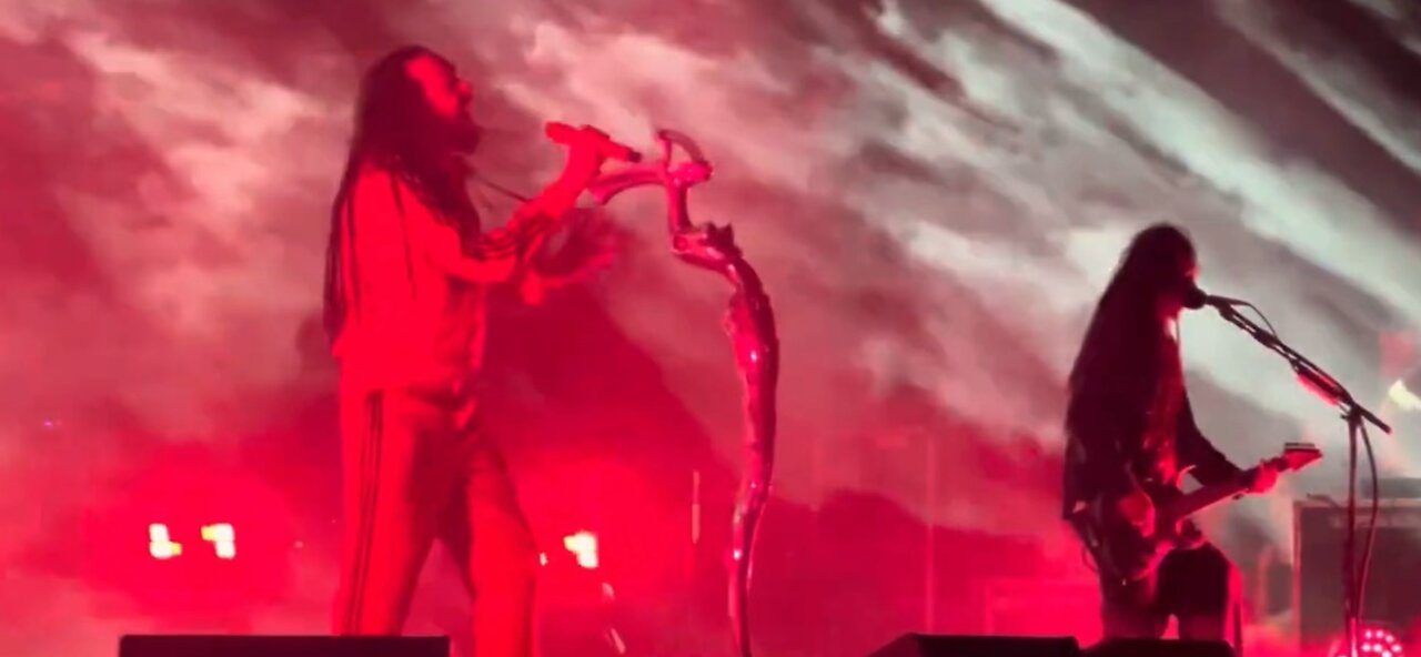 KoRn Brings the Energy with ‘Dead Bodies Everywhere’ Live!